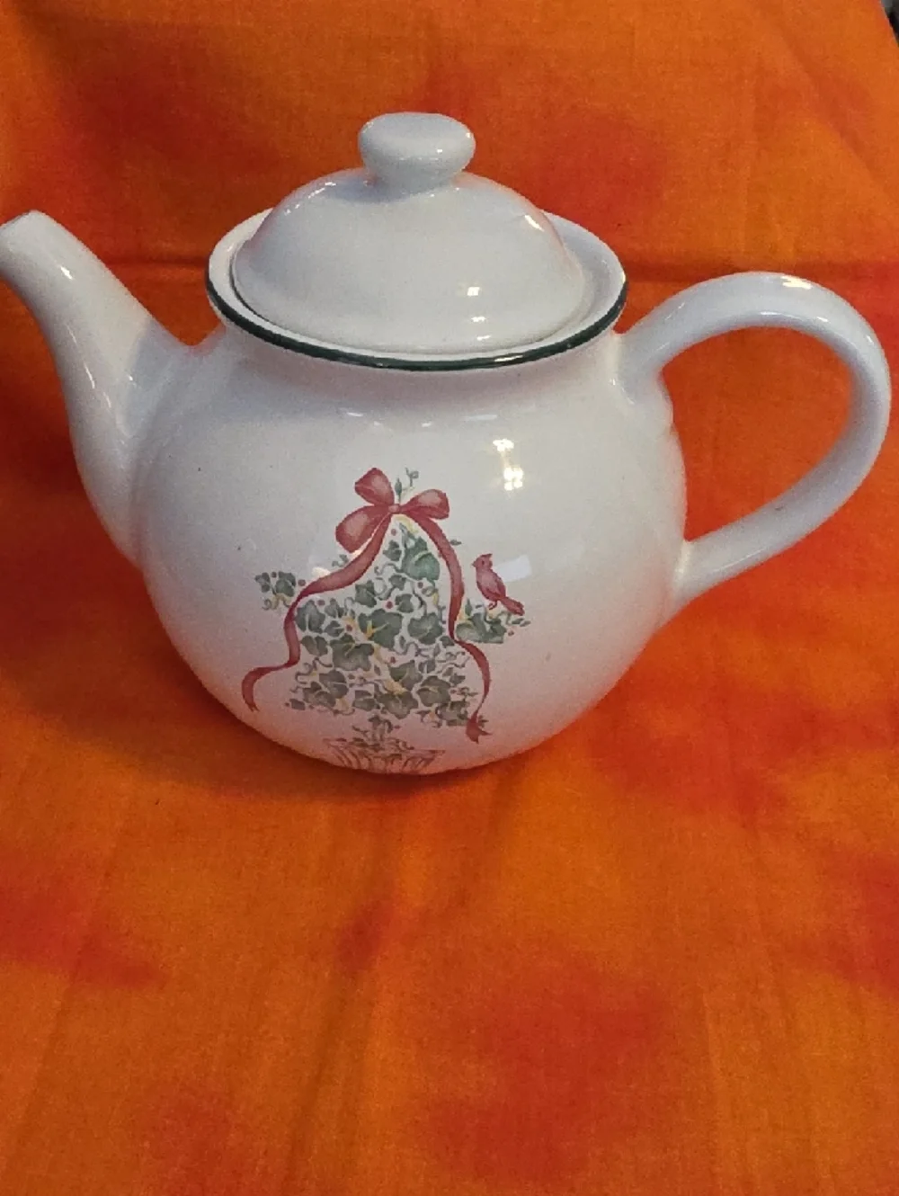 Corelle Callaway White Stoneware Teapot Holiday Coordinates 1 Qt